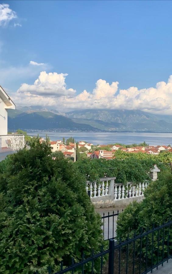 Lastochka.Mne Apartments Baošići 外观 照片