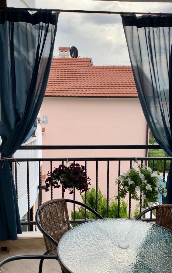Lastochka.Mne Apartments Baošići 外观 照片