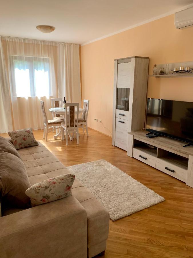 Lastochka.Mne Apartments Baošići 外观 照片