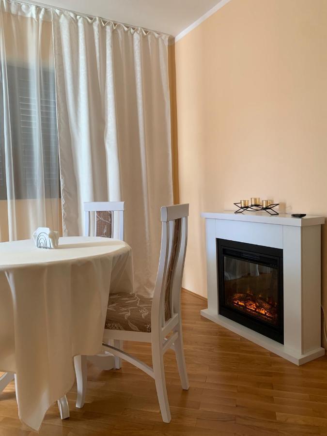 Lastochka.Mne Apartments Baošići 外观 照片